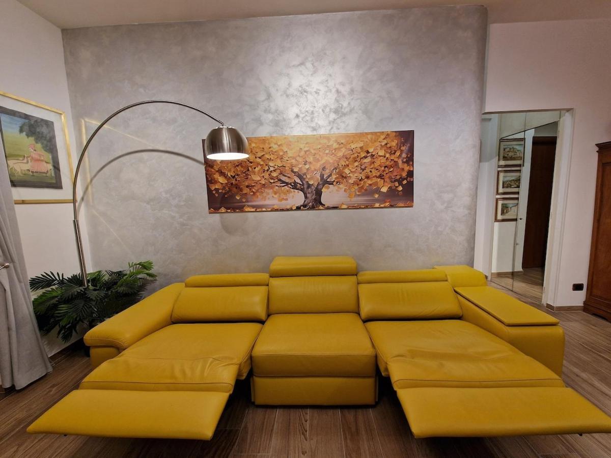 Roots Of Apartment Rom